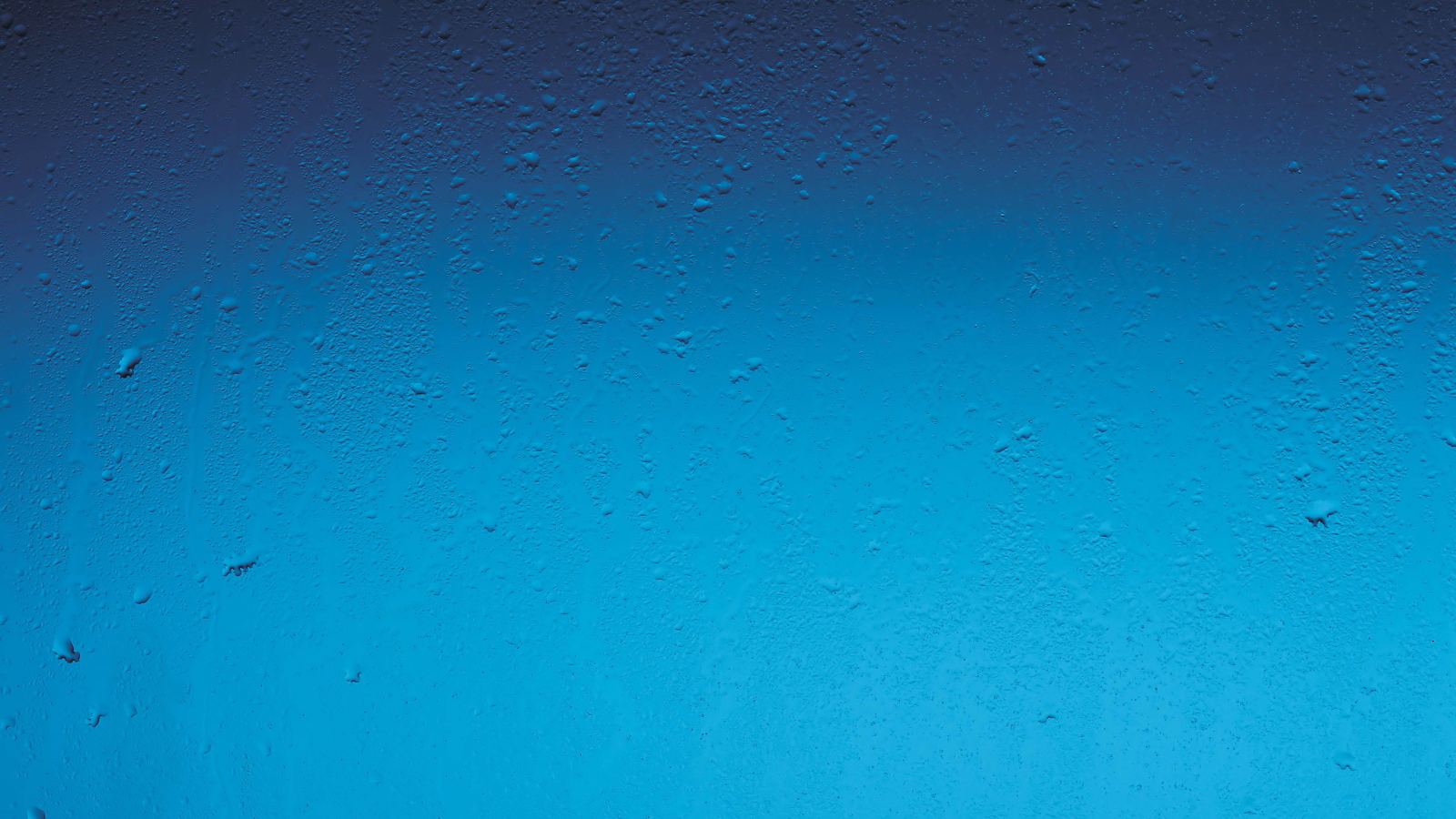 Капли на синем окне