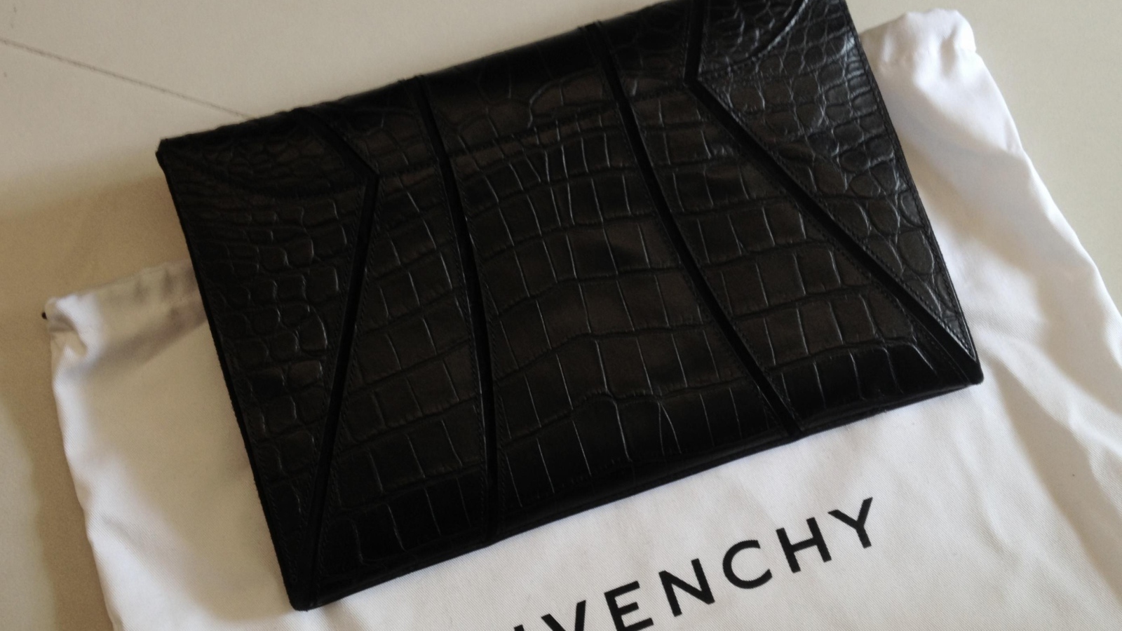 Сумка клатч от Givenchy
