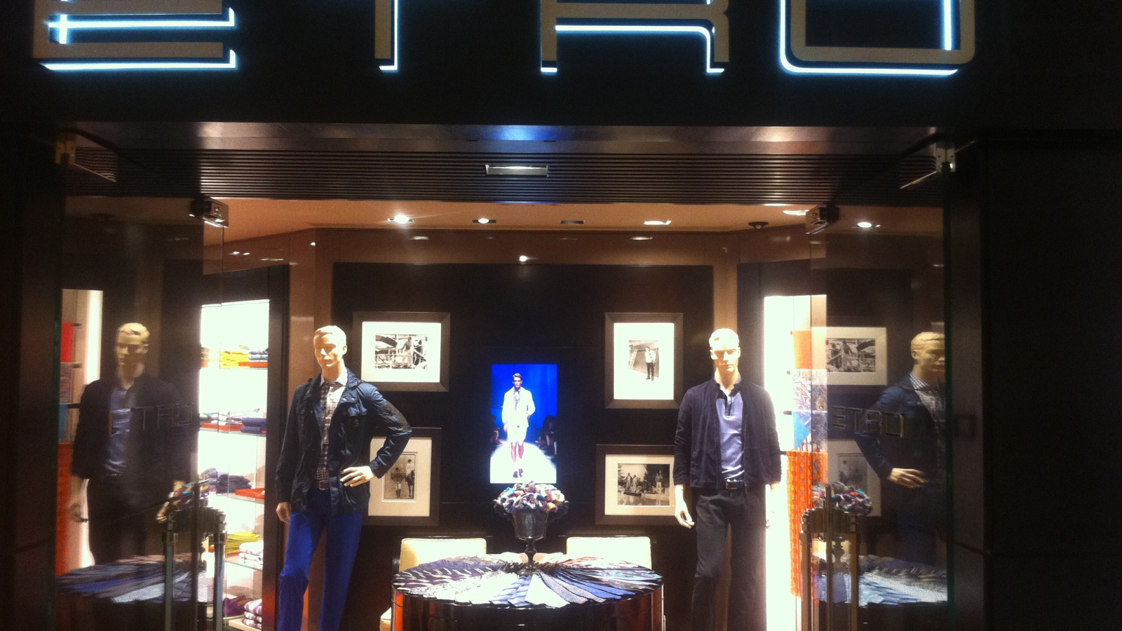 Бутик одежды Etro