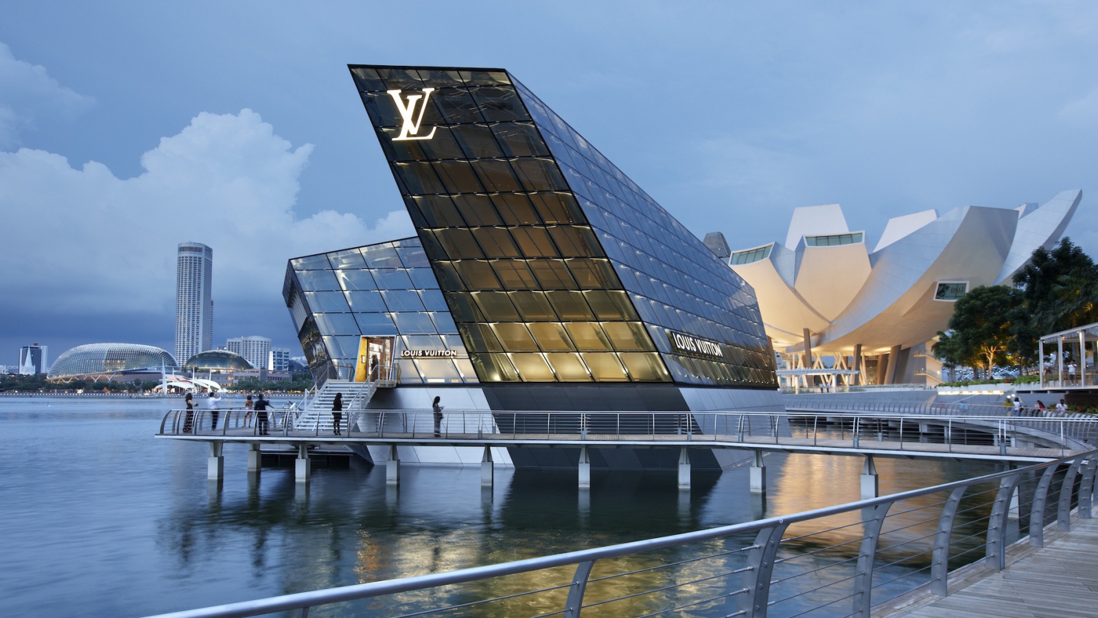 Остров Louis Vuitton