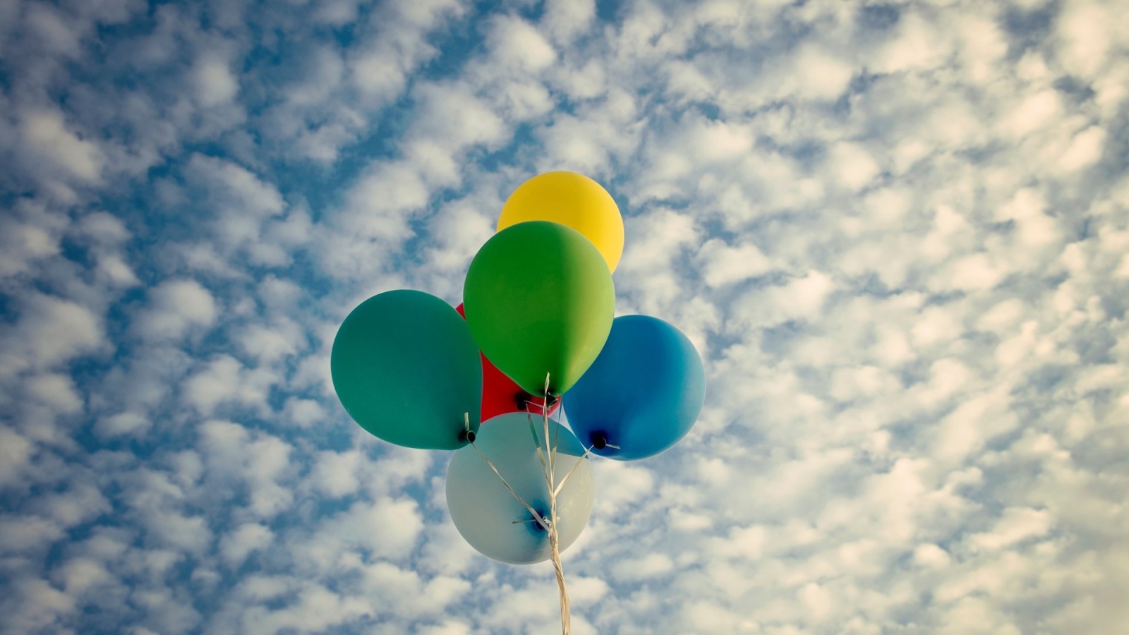 Воздушные разноцветные шары