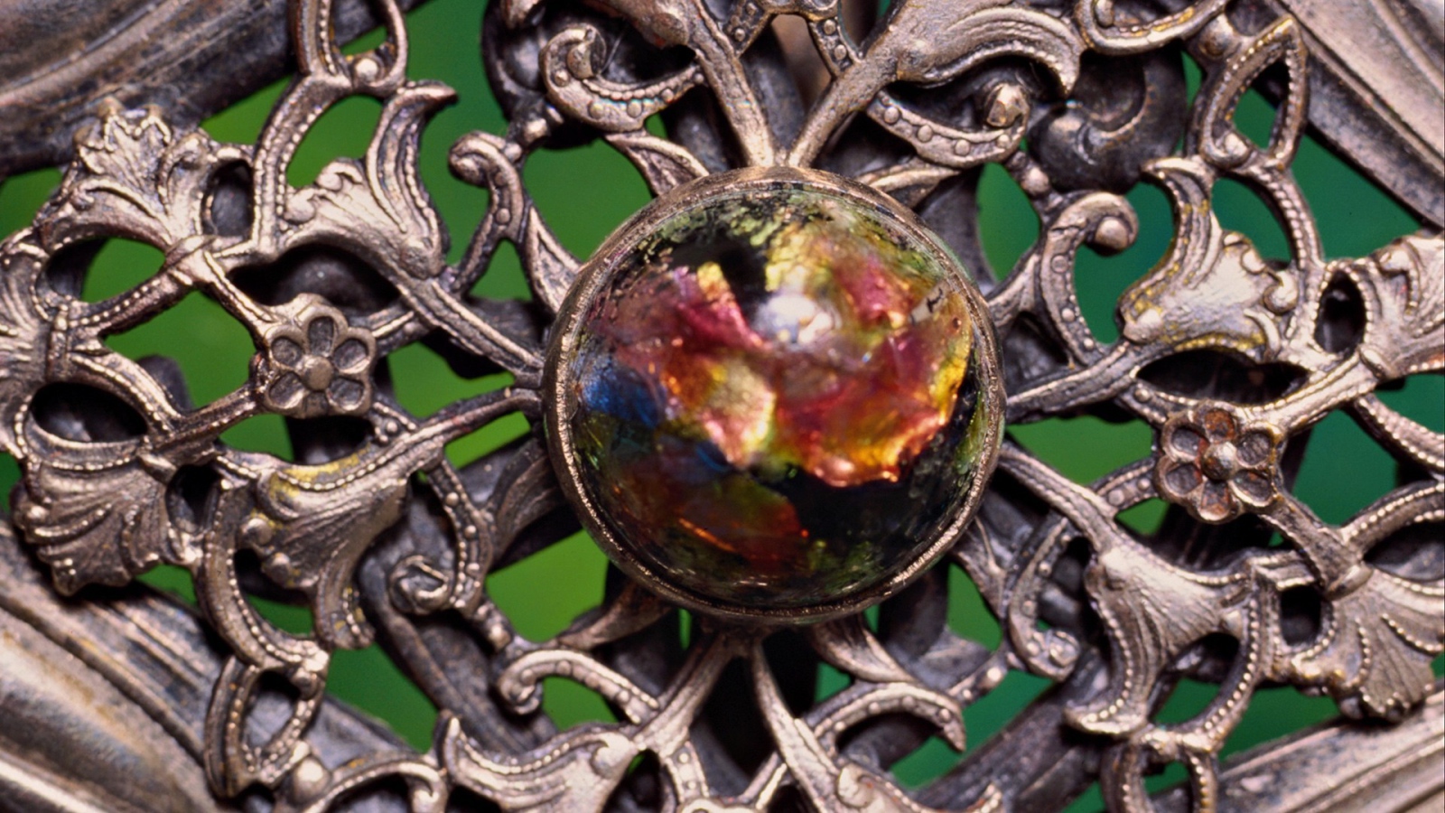 Узор из металла