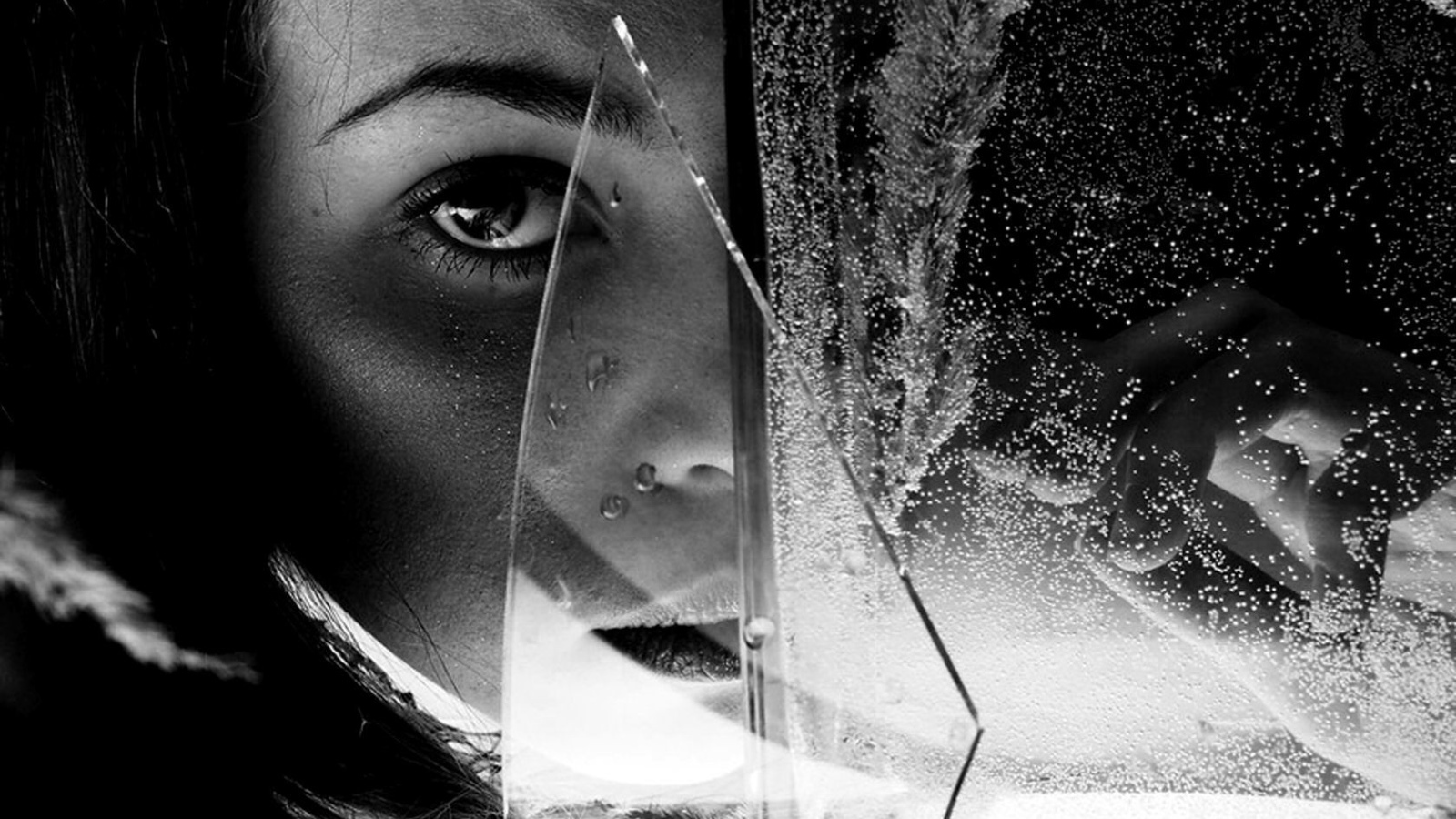 Разбитое стекло