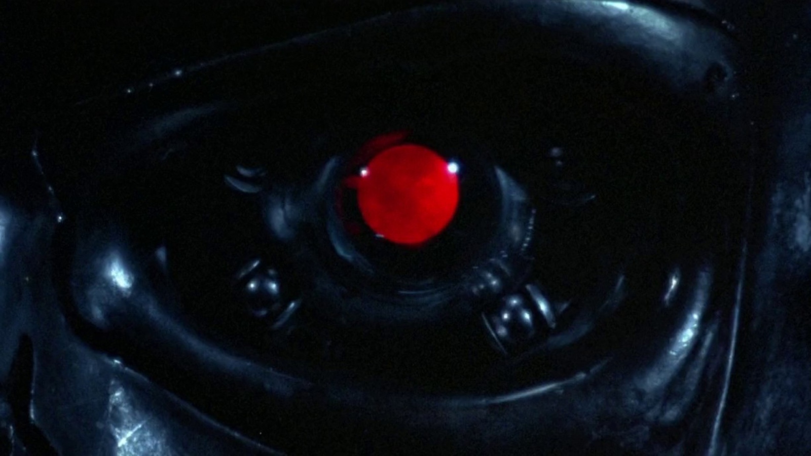 Красный глаз терминатора