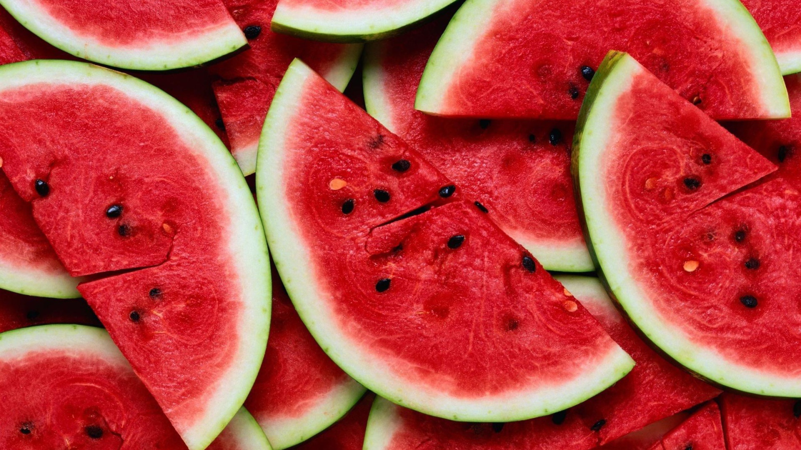 The cut ​​watermelon