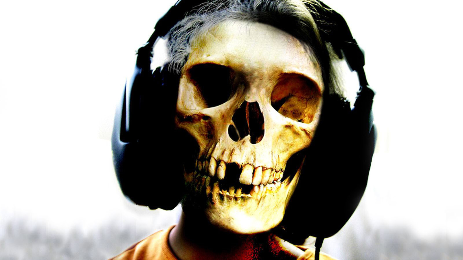 Череп в наушниках