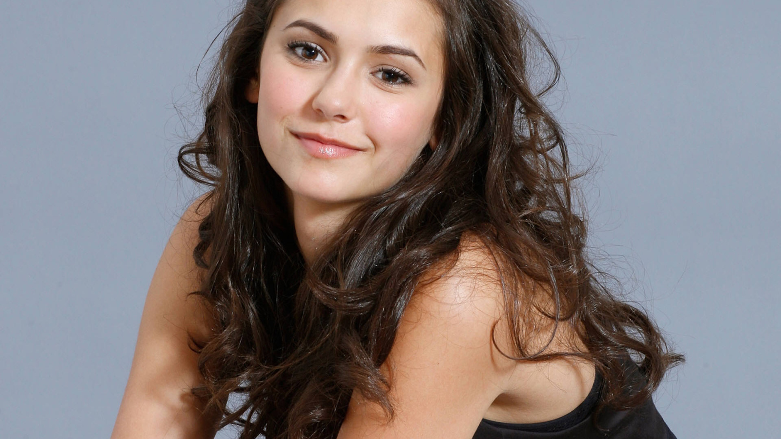 Кинозвезда Нина Добрев