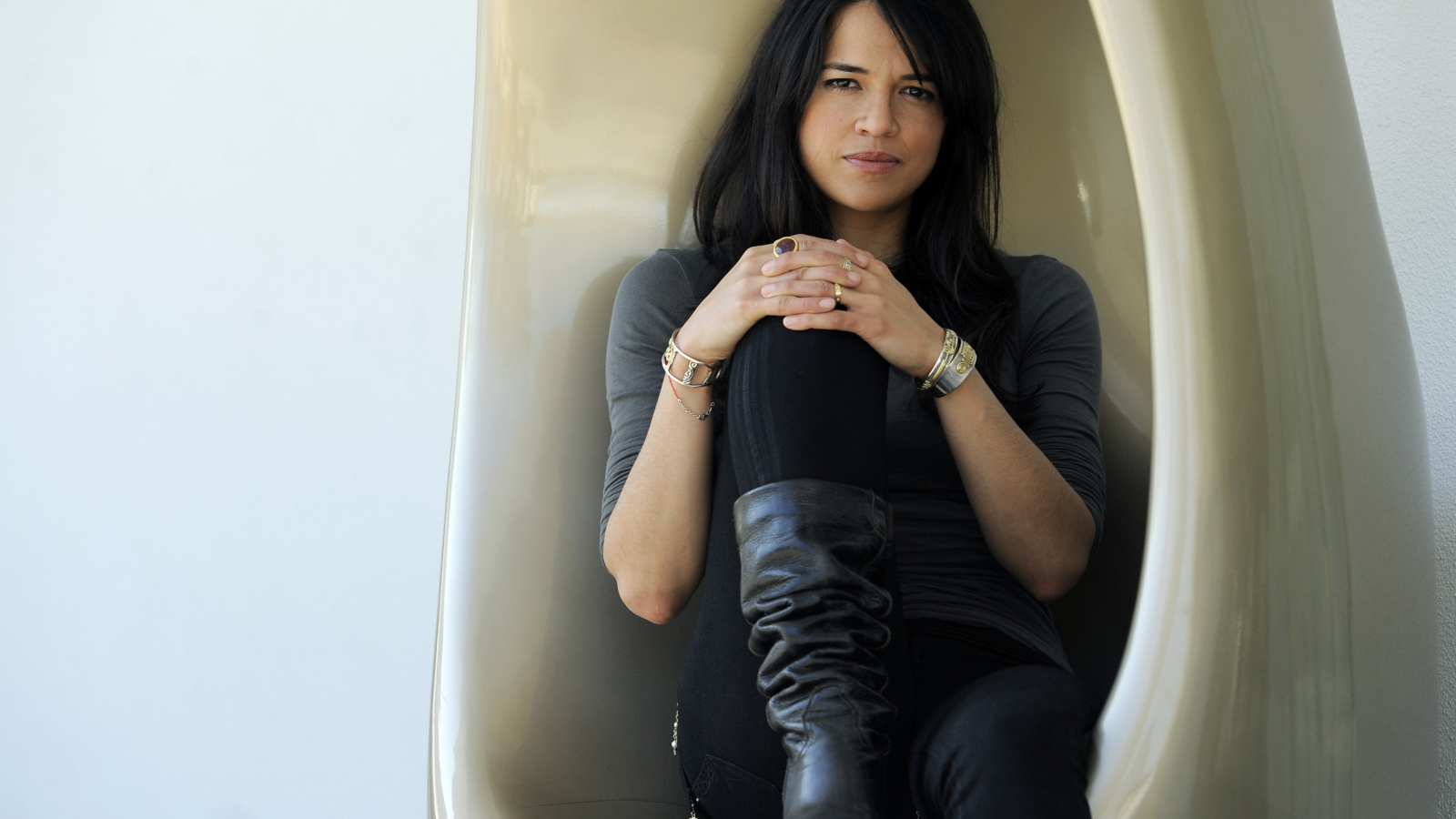 Популярная Мишель Родригес