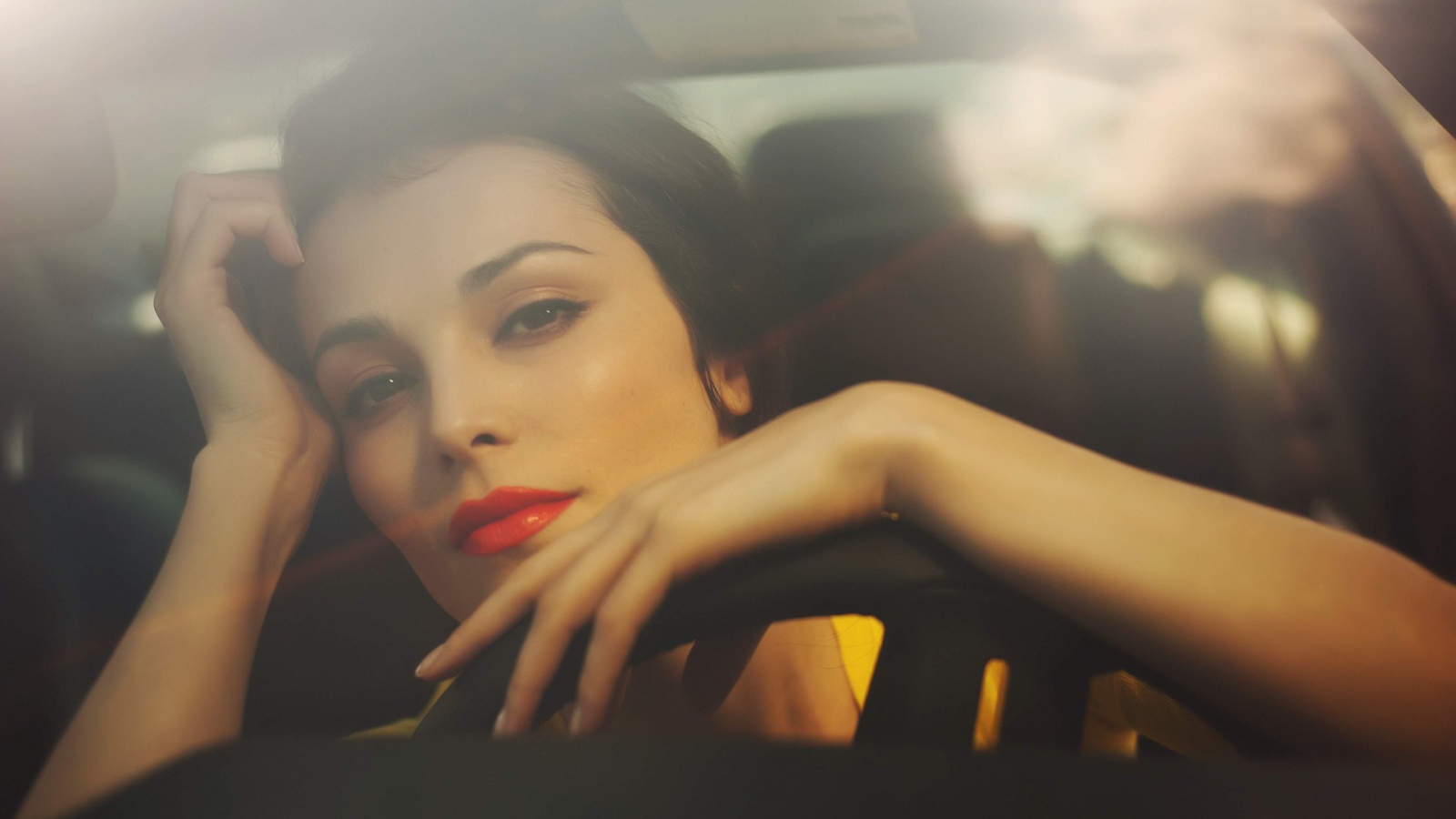 Прекрасная актриса Сати Казанова