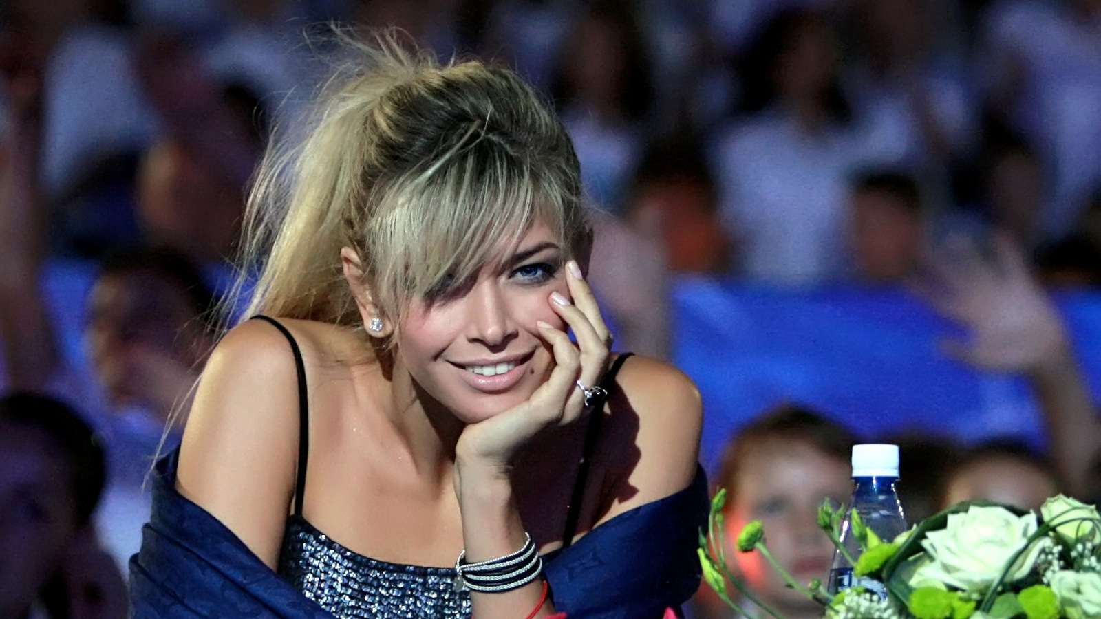 Красивая модель Вера Брежнева