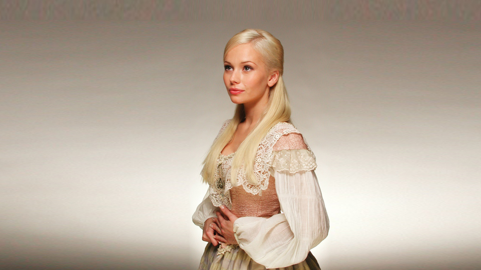 Известная модель Елена Корикова