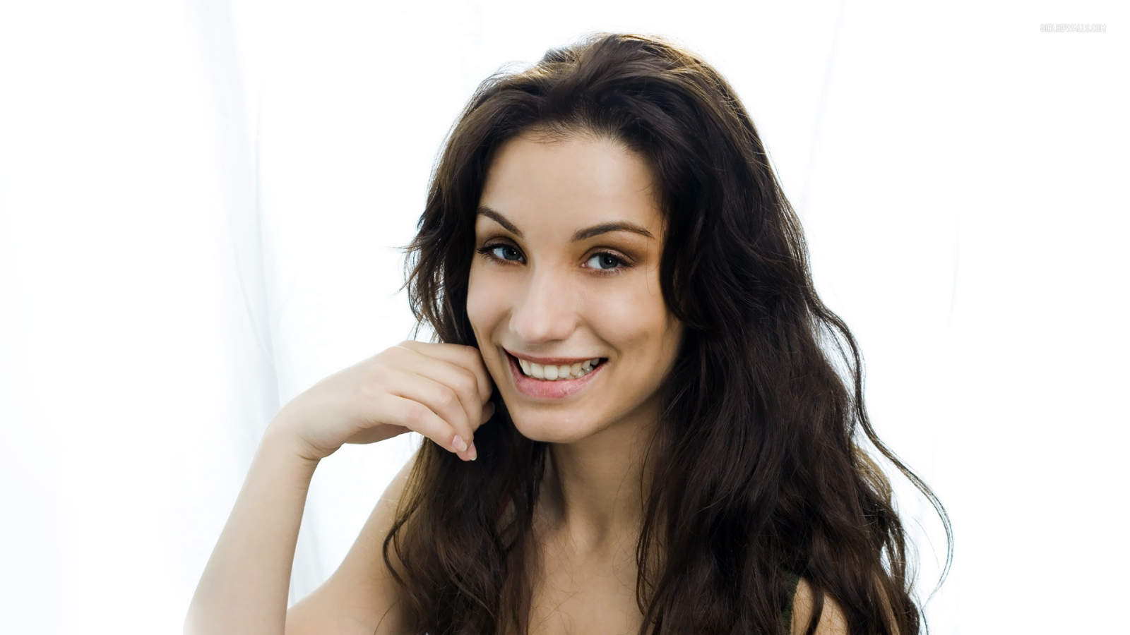 Очаровательная актриса Виктория Дайненко