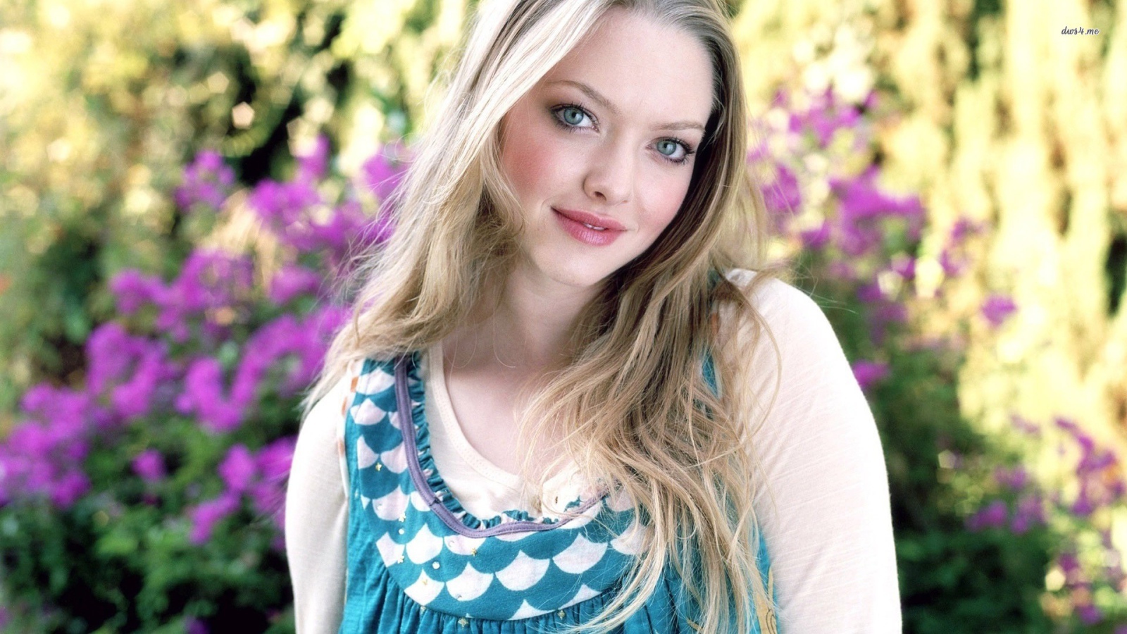 Красивая модель Аманда Сайфред