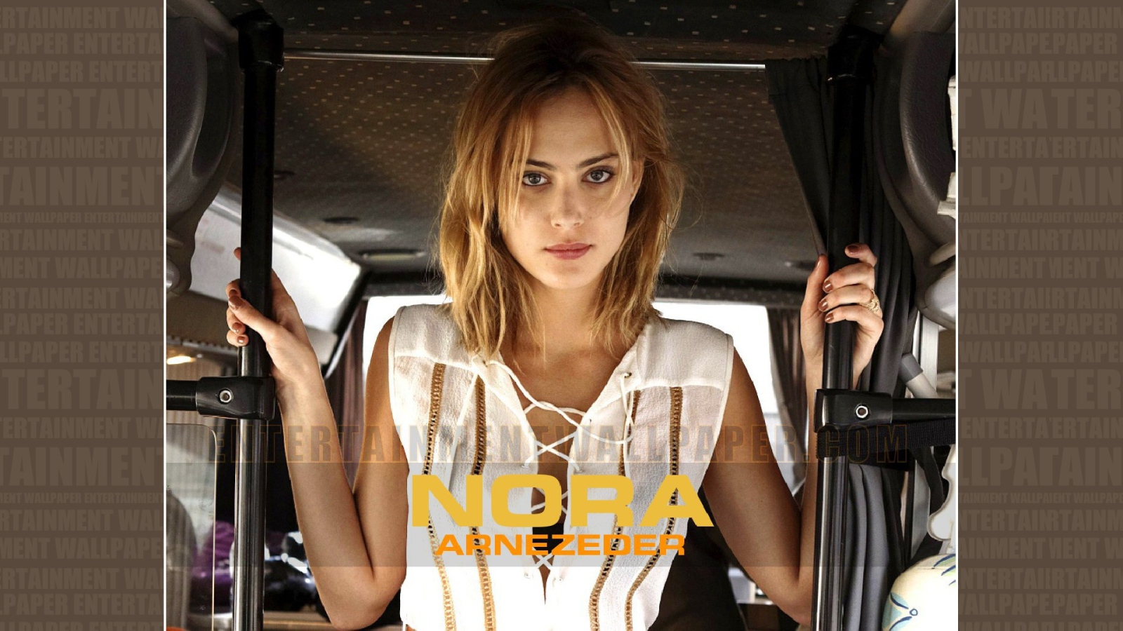 Красивая Нора Арнезедер