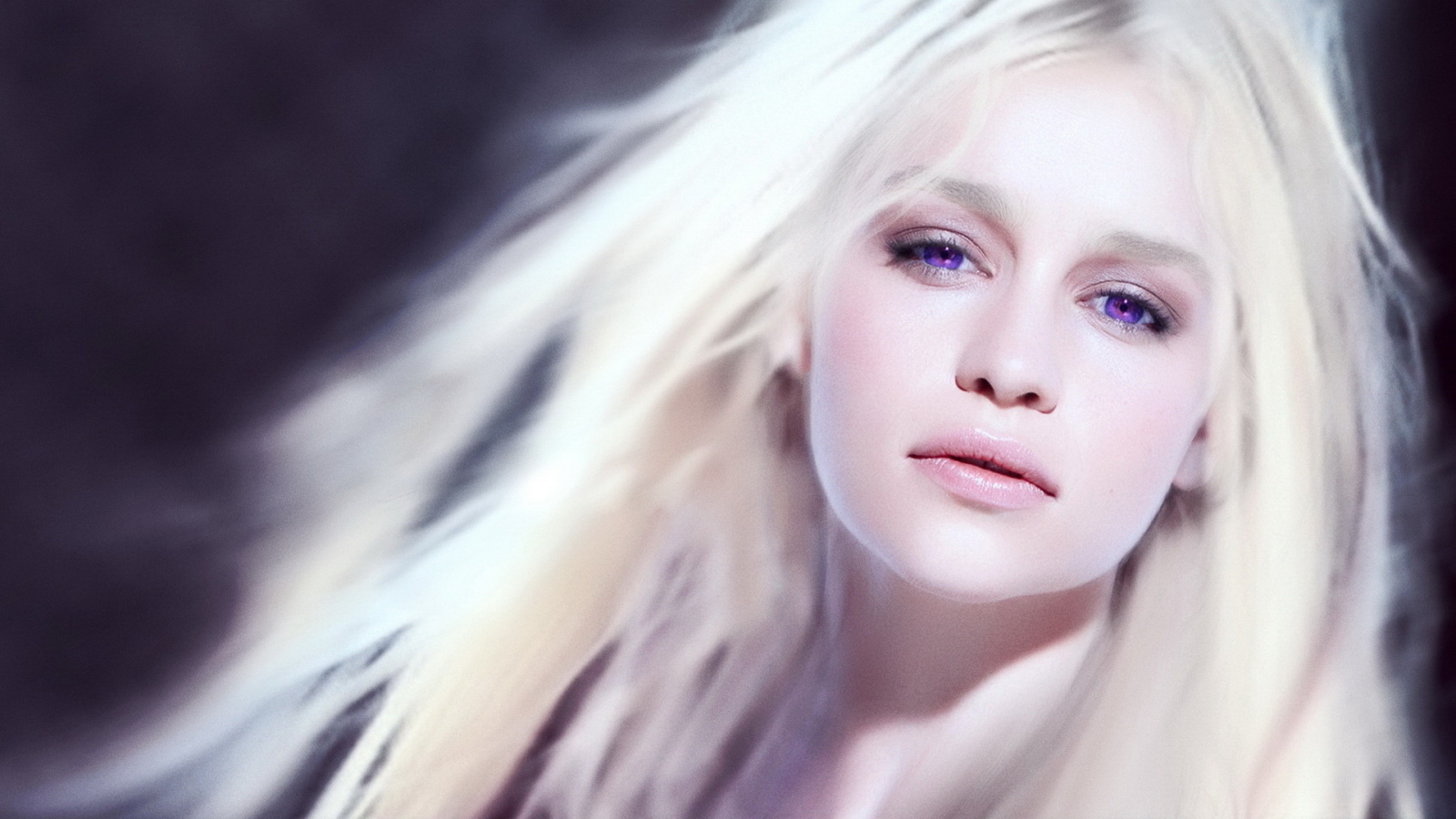 Знаменитая Эмилия Кларк