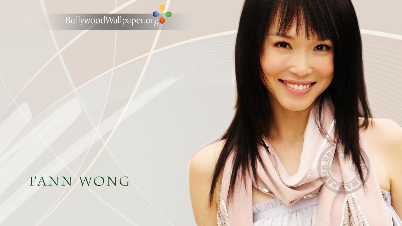 Популярная актриса Фэнн Вонг