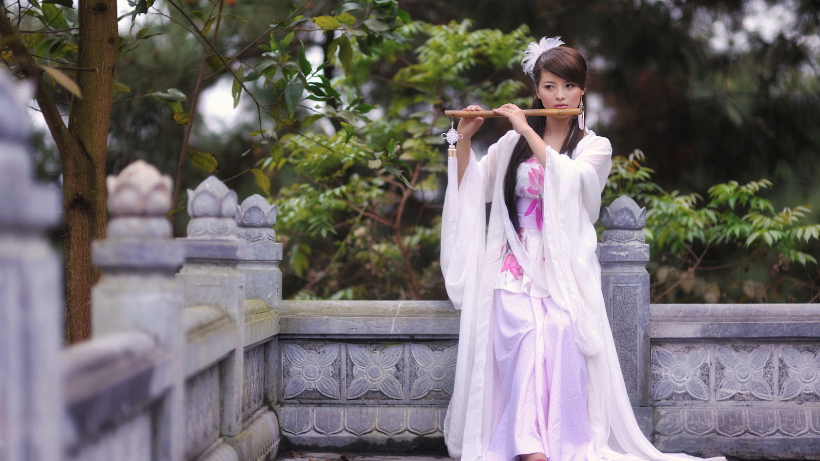 Девушка с флейтой