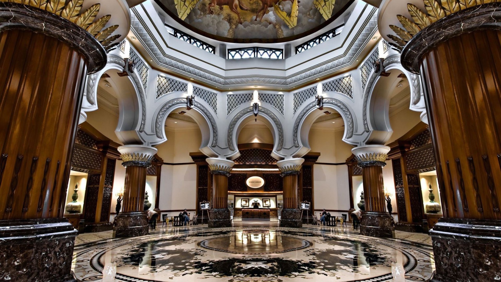 Интерьер зала ожидания