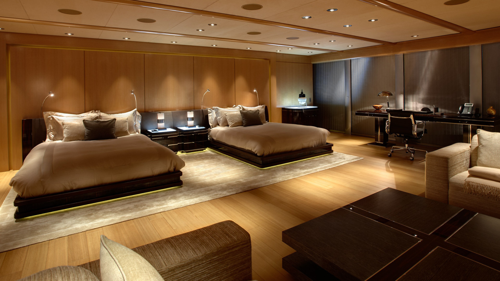 Спальня с двумя кроватями