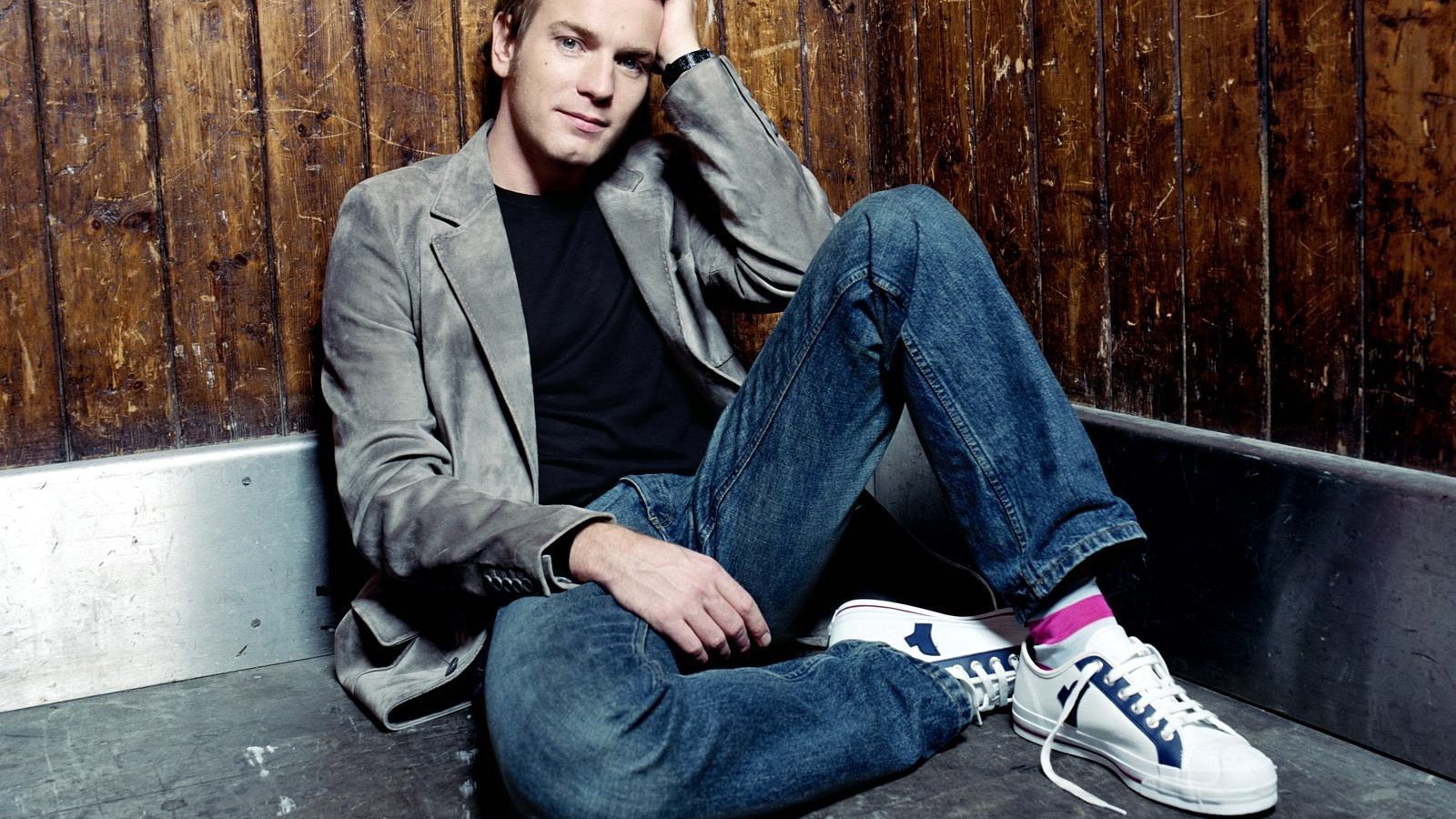 Эван Макгрегор в кедах