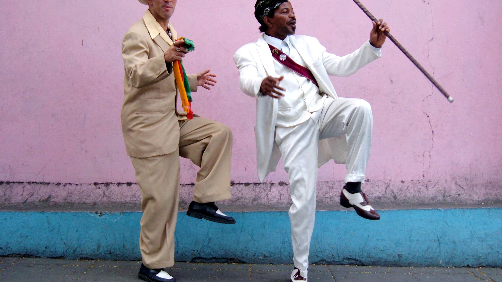 Танцуют степ