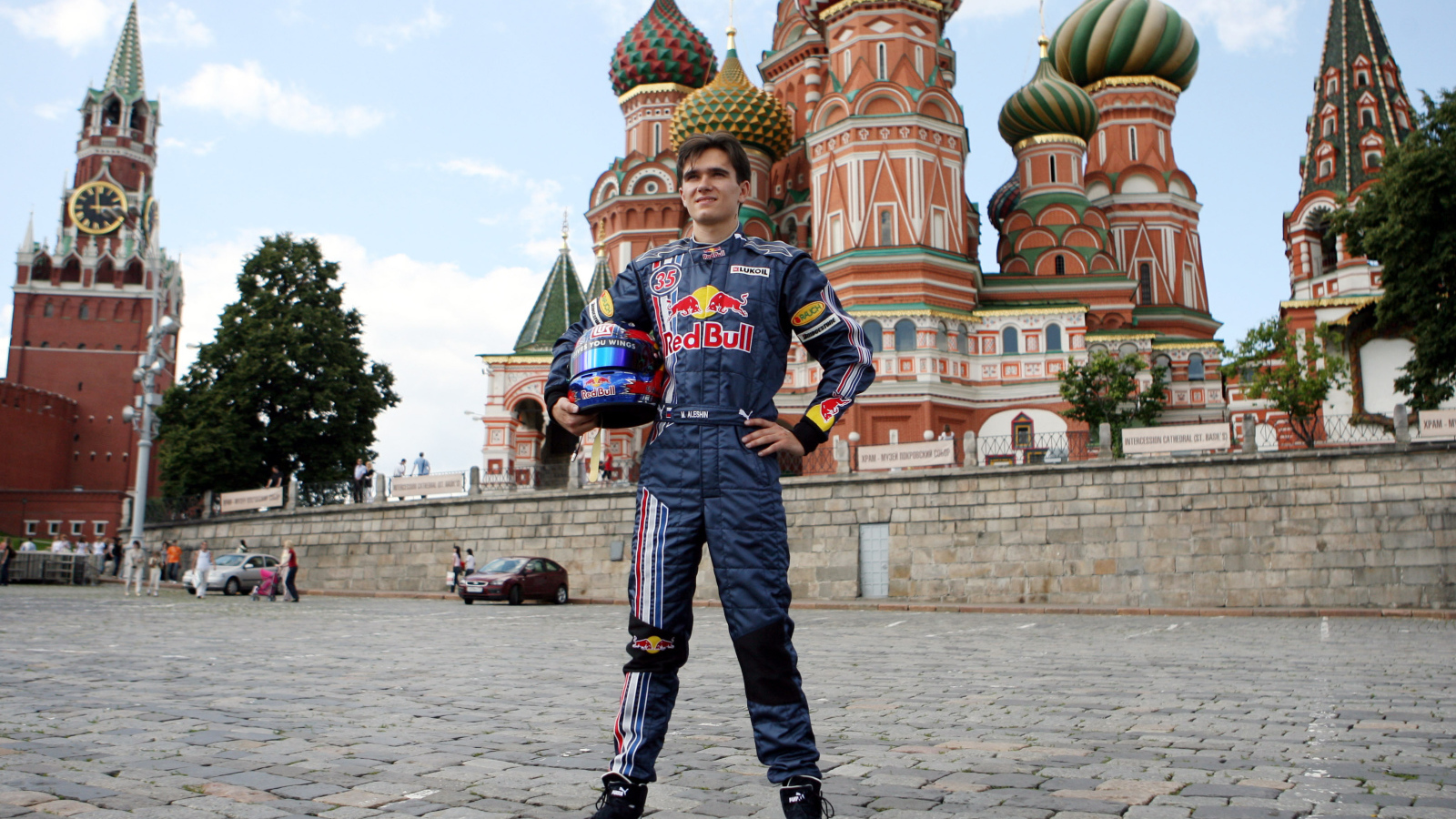 Популярный Михаил Алешин