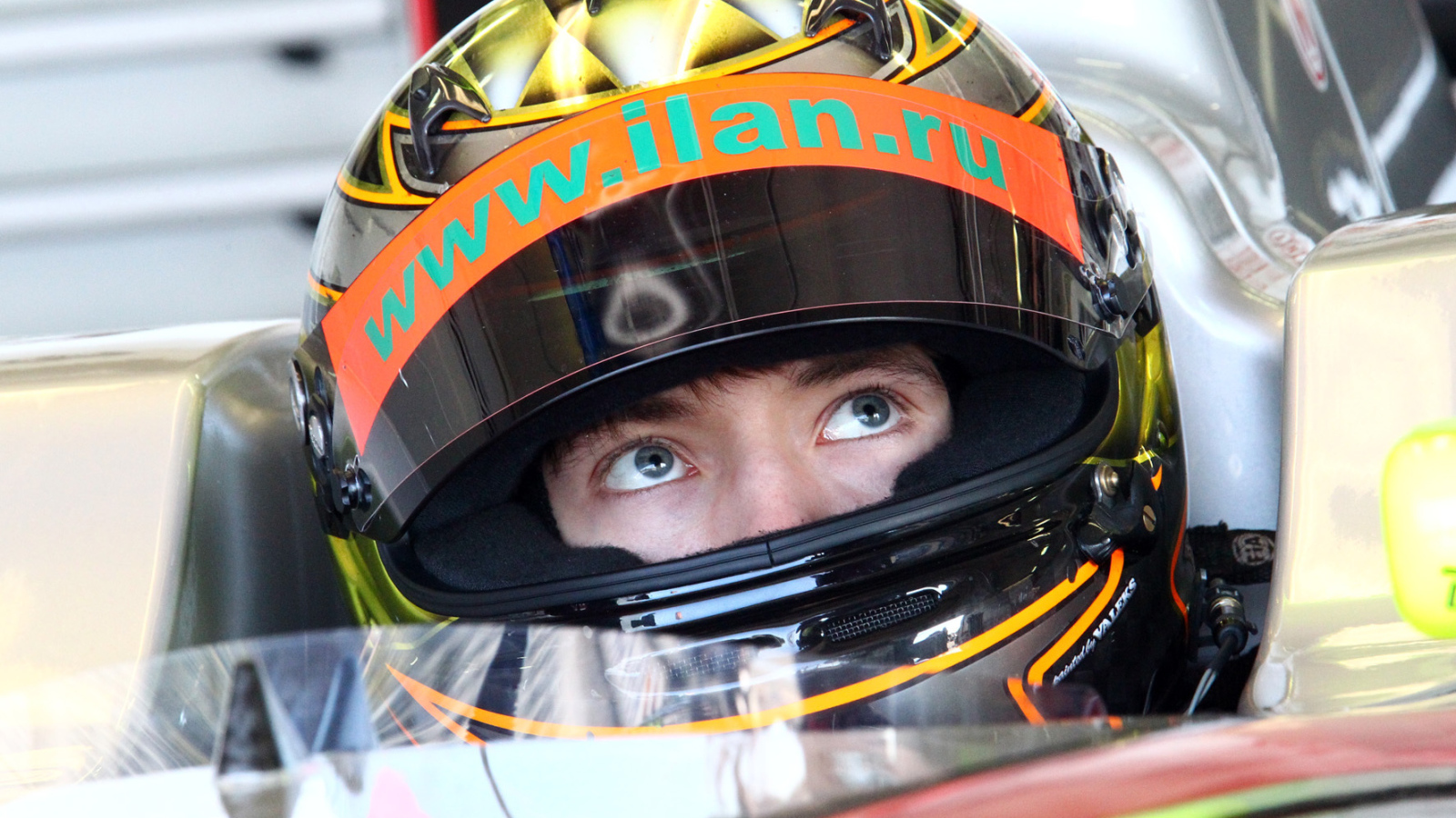 Популярный человек Михаил Алешин