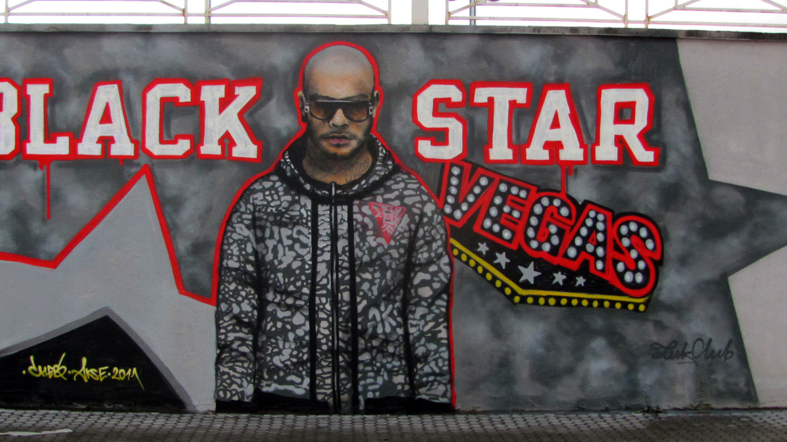 Русская знаменитост Тимати