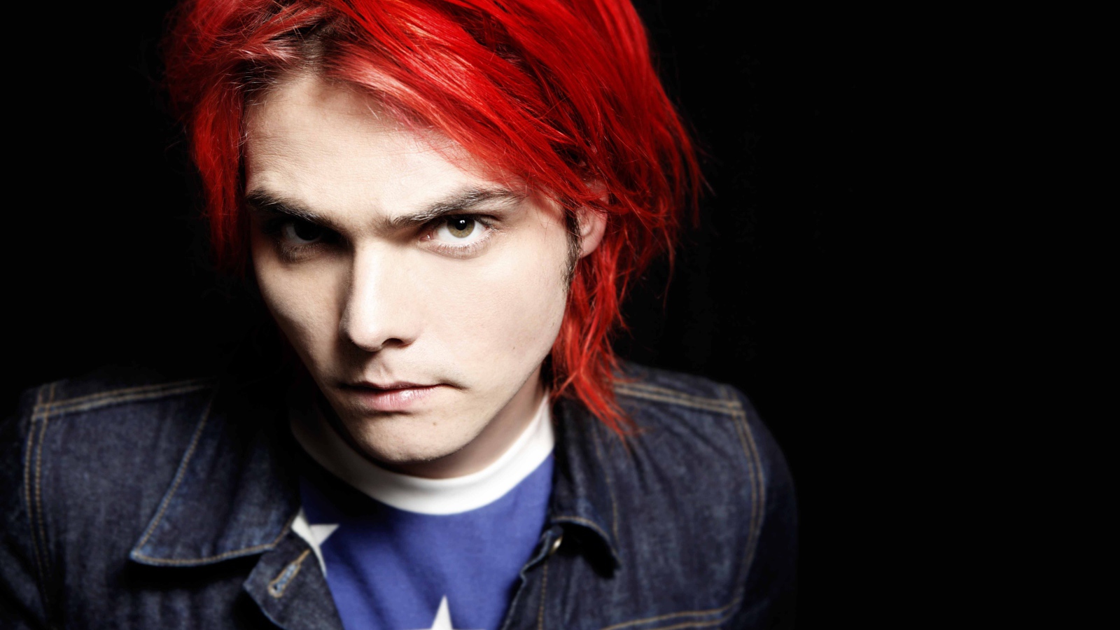 Популярная Кинозвезда Джерард Уэй