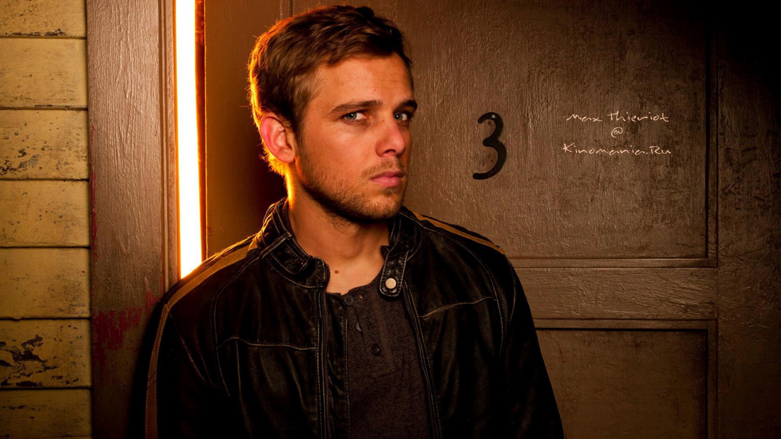 Популярный киноактер Макс Тириот