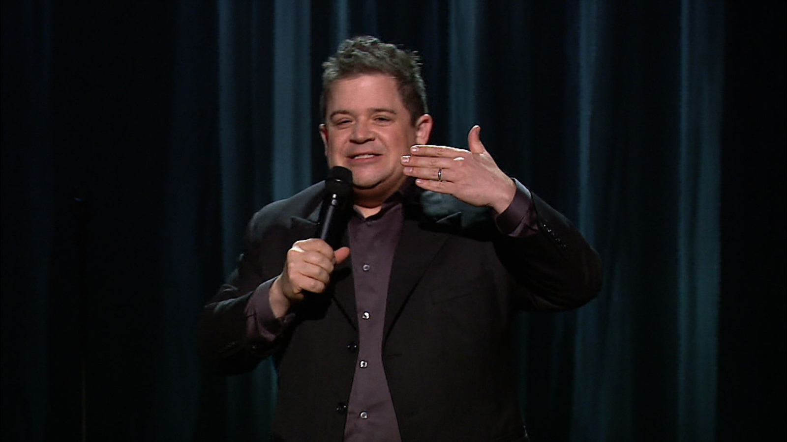 Популярный актер Пэттон Освальт