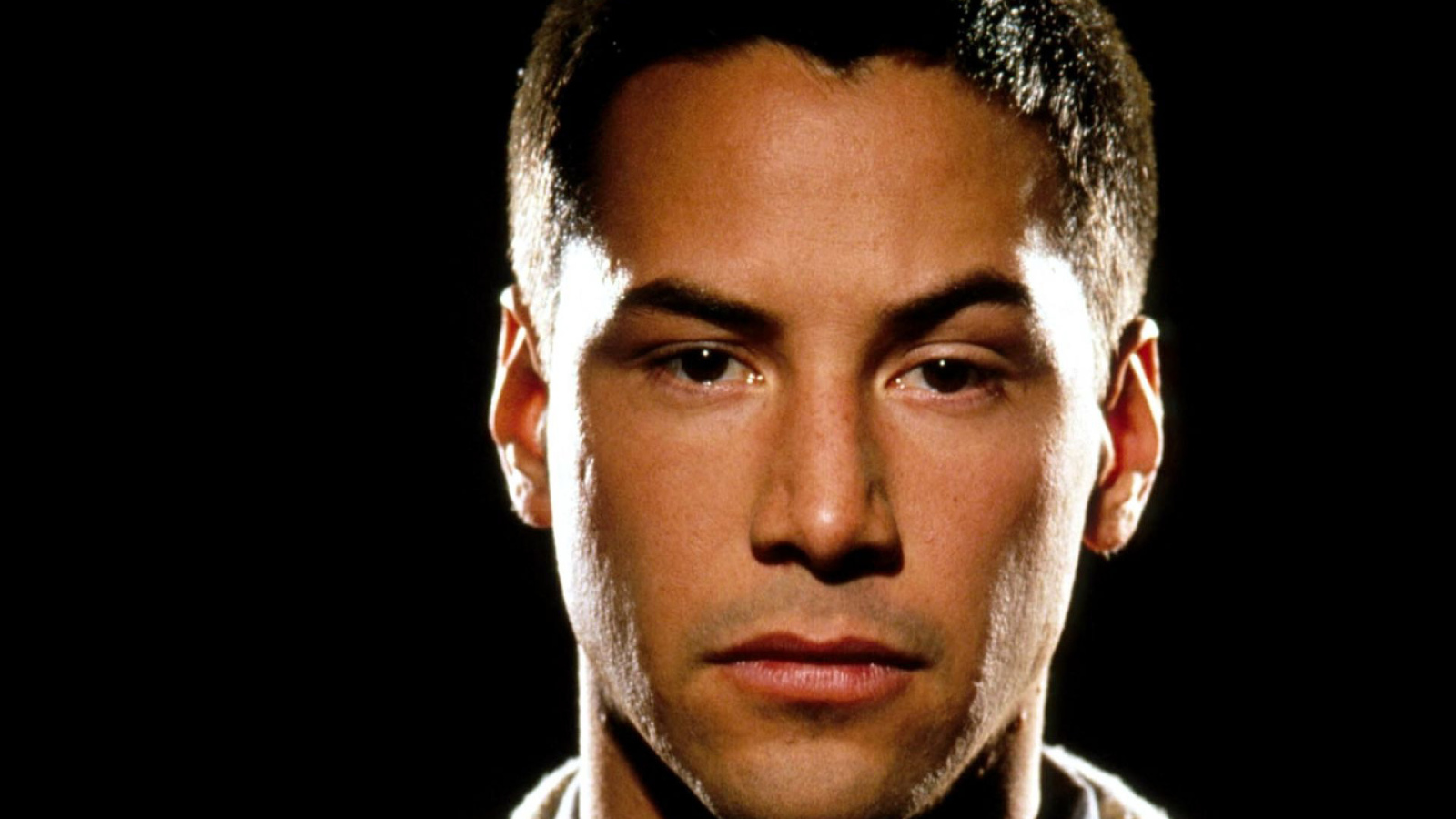 Актер Киану Ривз из фильма Матрица