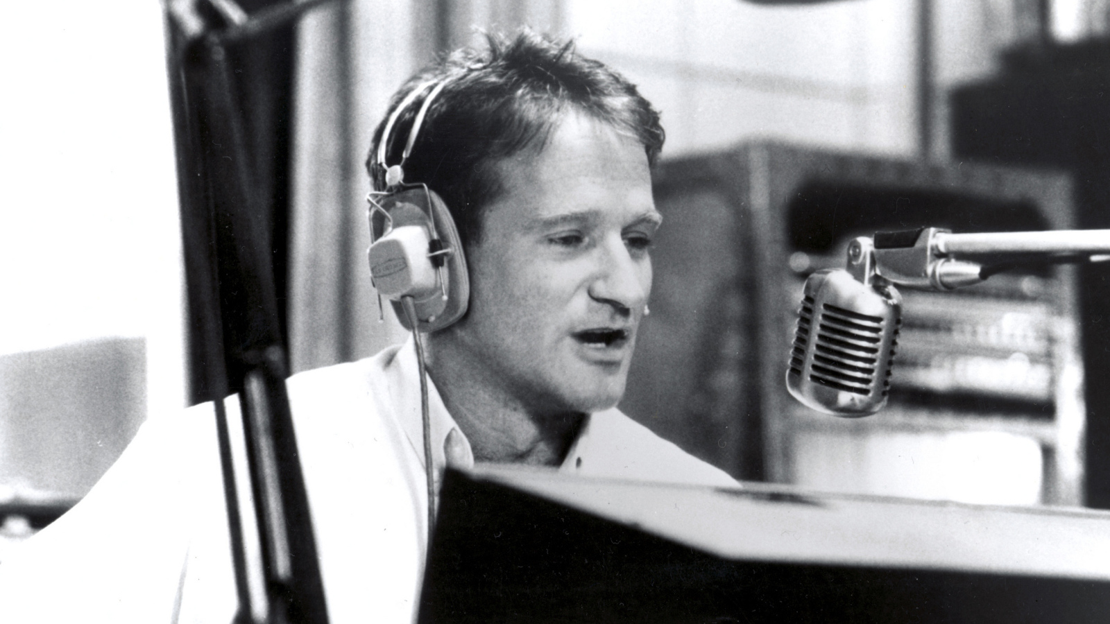 Актер Робин Уильямс в студии