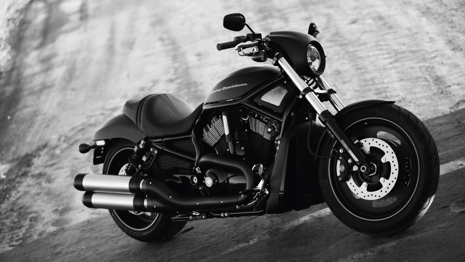 Красивый мотоцикл Harley-Davidson Night Rod Special