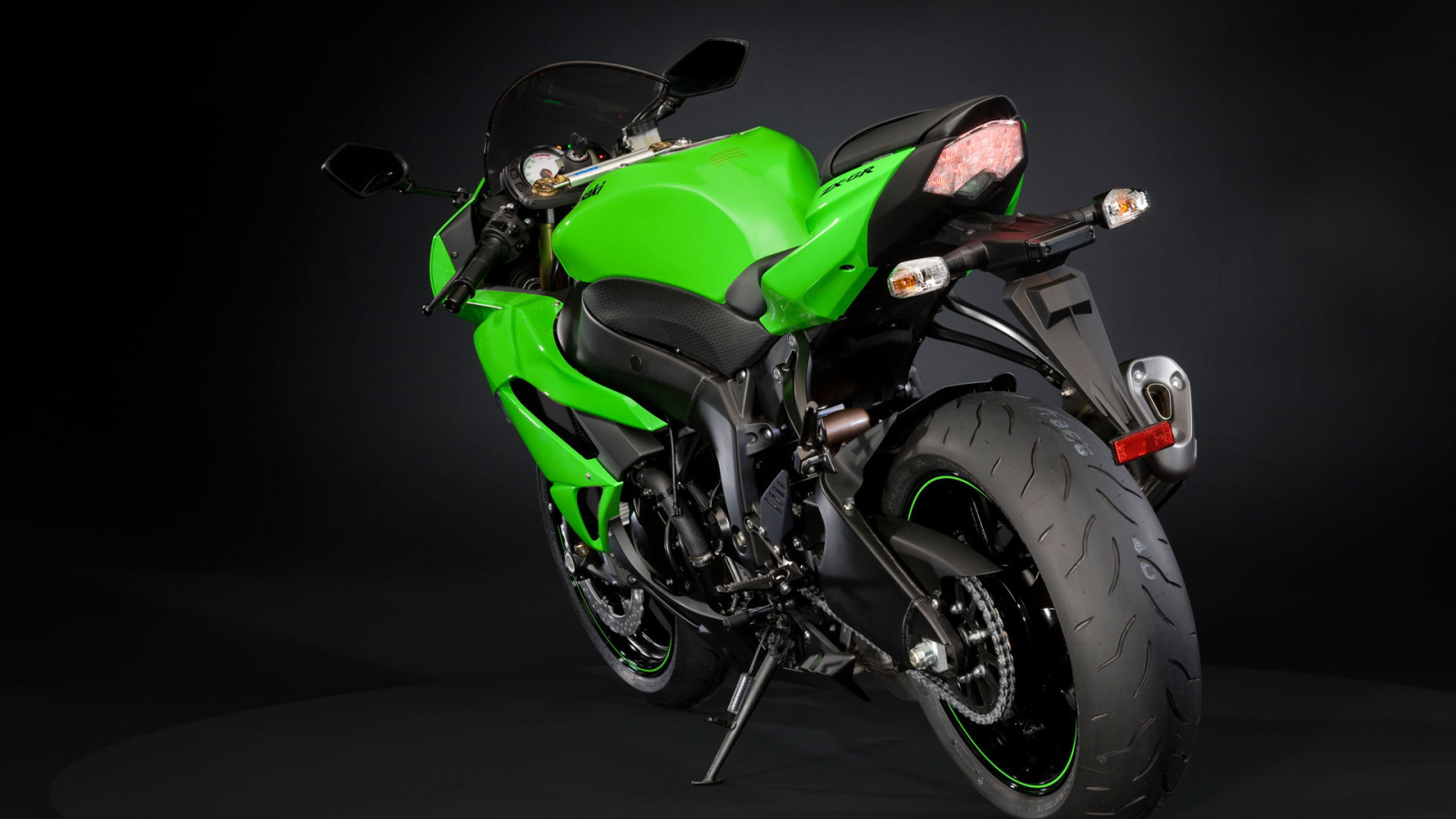 Красивый мотоцикл Kawasaki Ninja ZX-6R