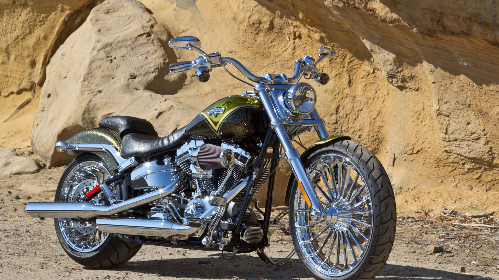 Красивый мотоцикл в москве Harley-Davidson CVO Road King