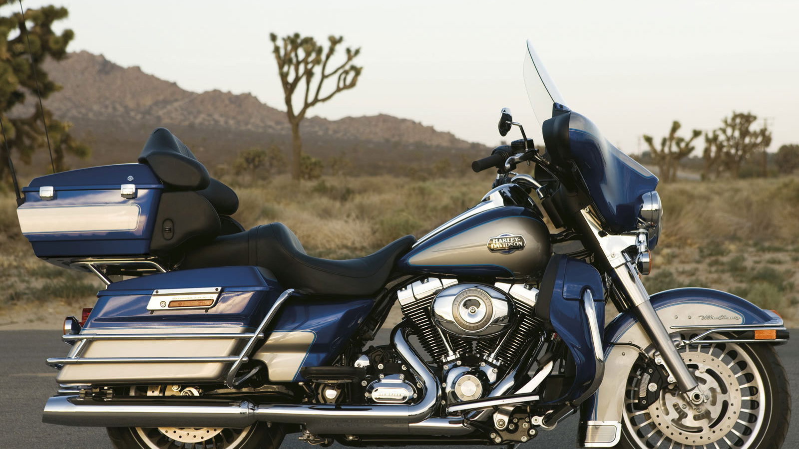 Красивый мотоцикл в москве Harley-Davidson Electra Glide Ultra Classic