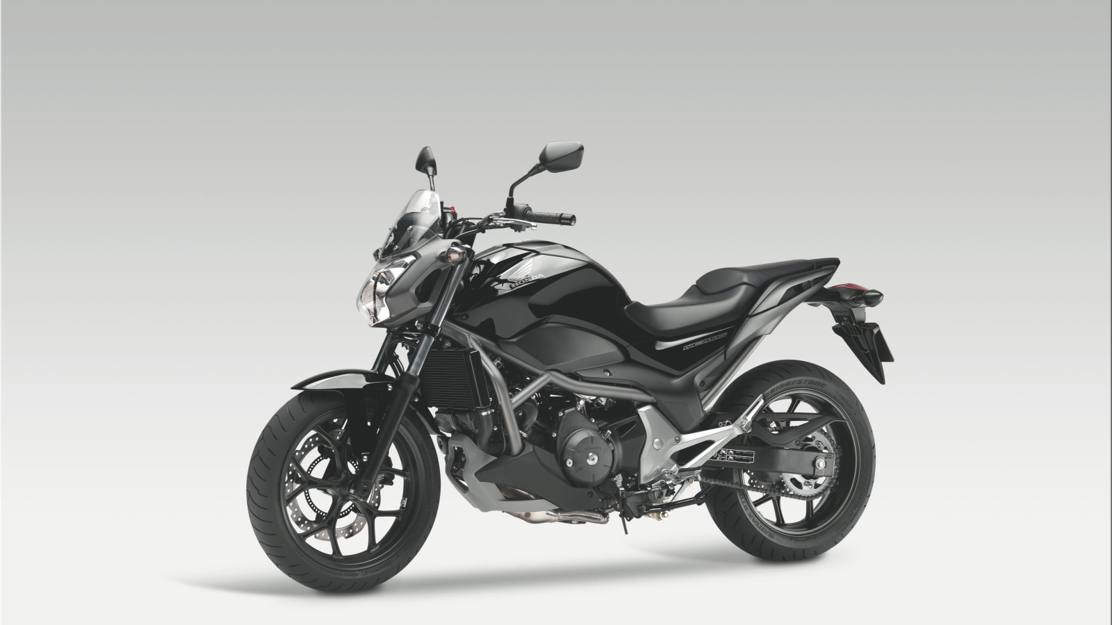 Красивый мотоцикл в москве Honda NC 700 S