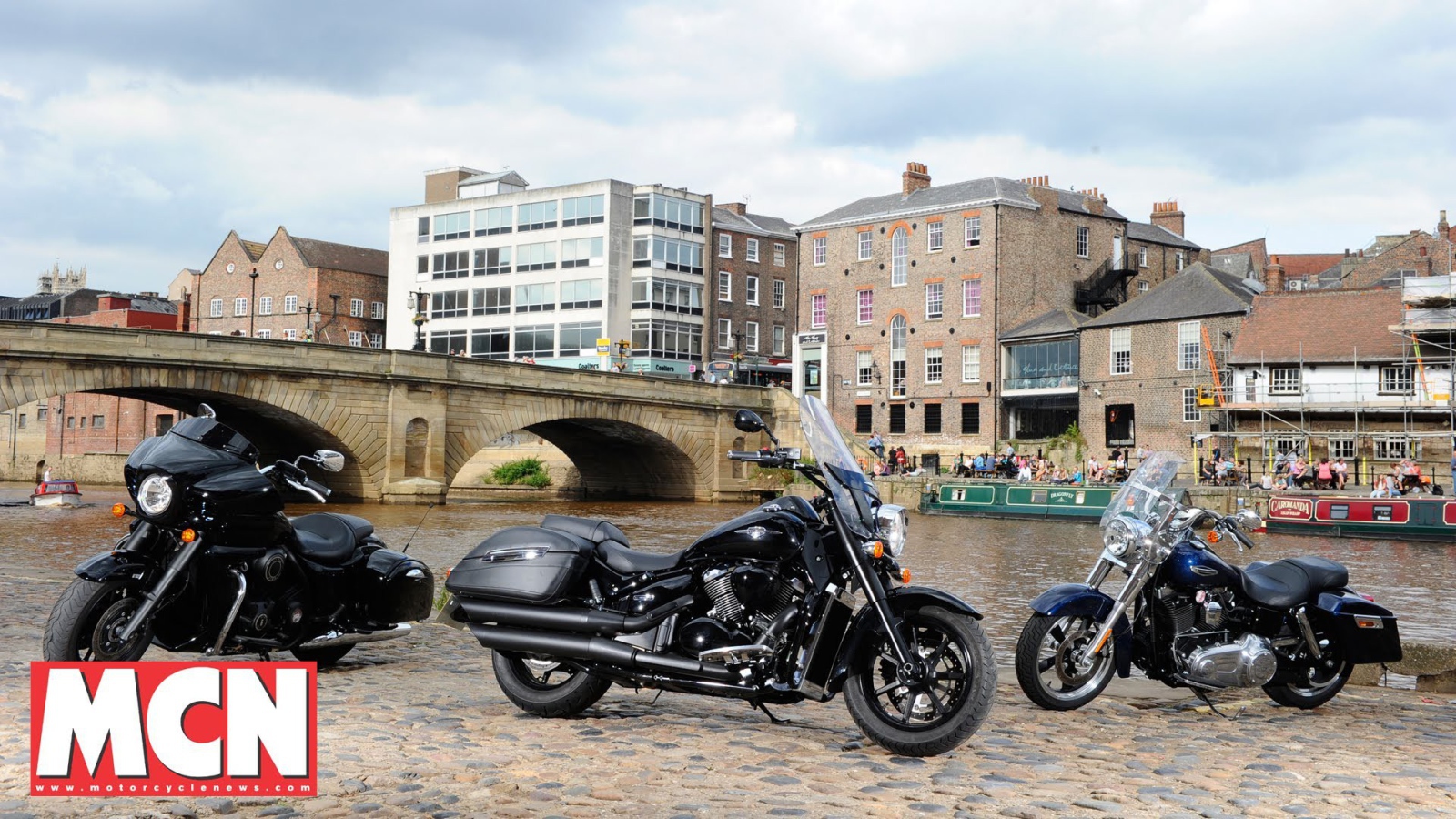 Красивый мотоцикл в москве Suzuki  Intruder C1500T