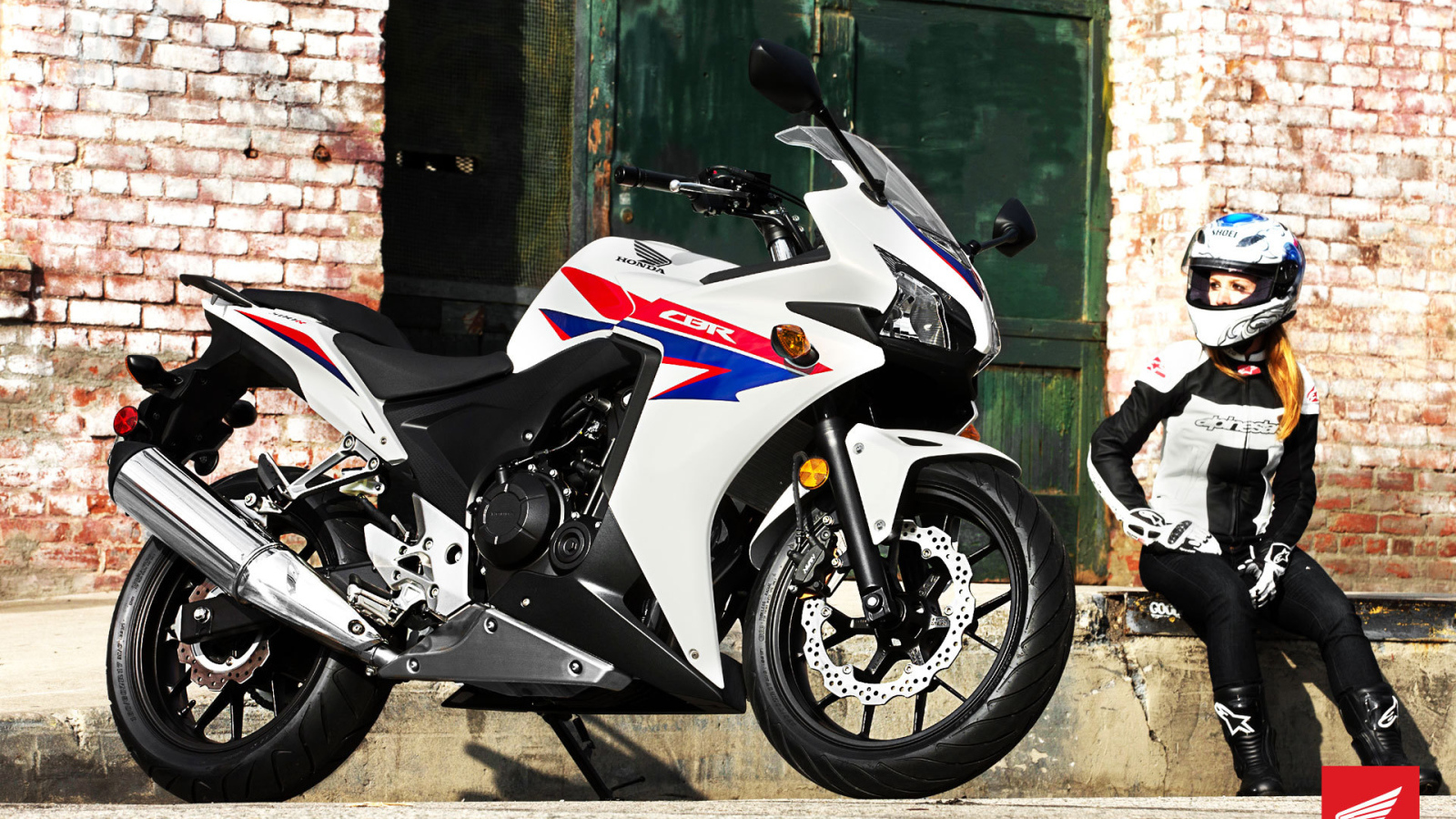 Быстрый мотоцикл Honda CBR 500 R