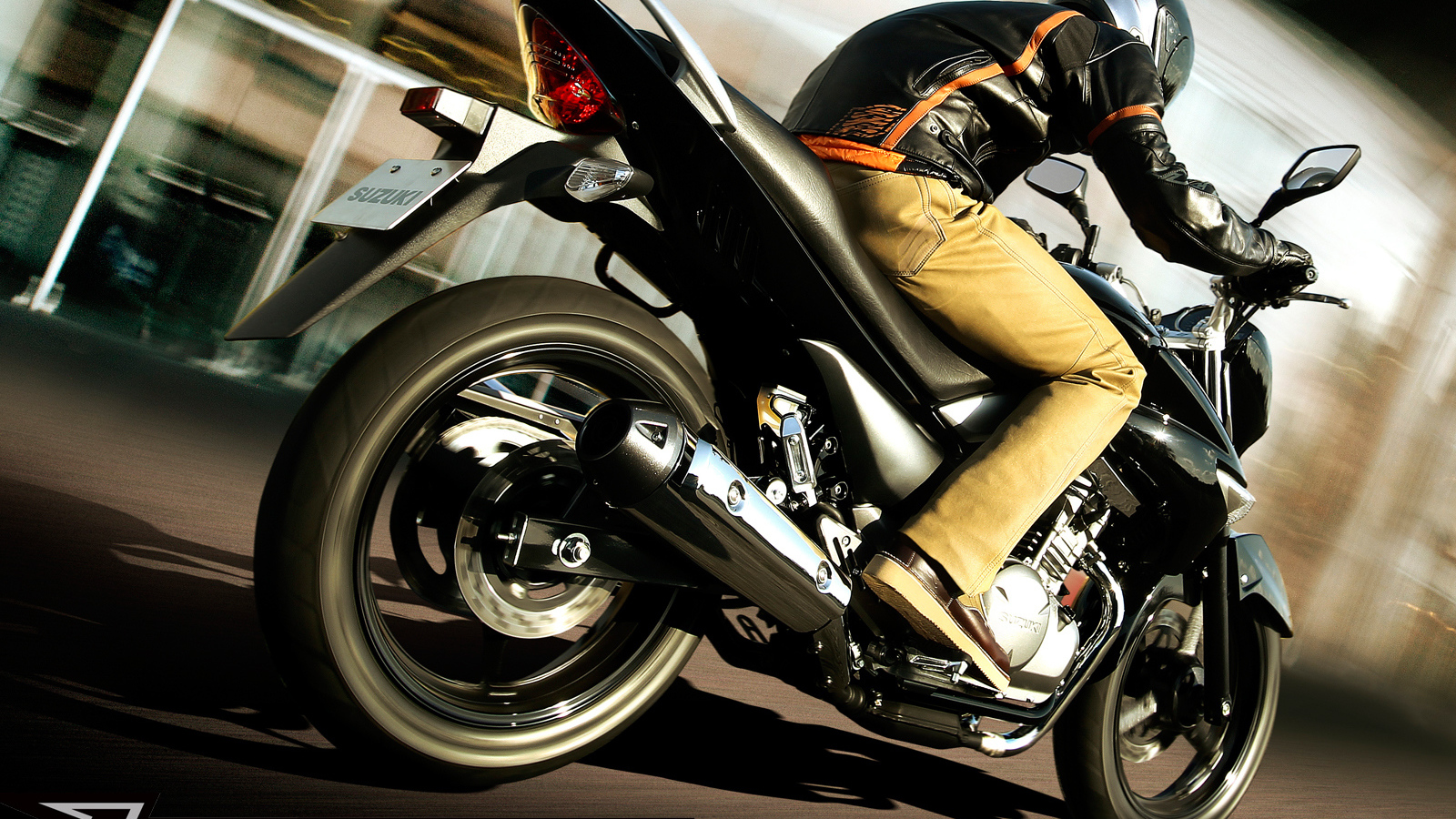 Быстрый мотоцикл Suzuki  Inazuma