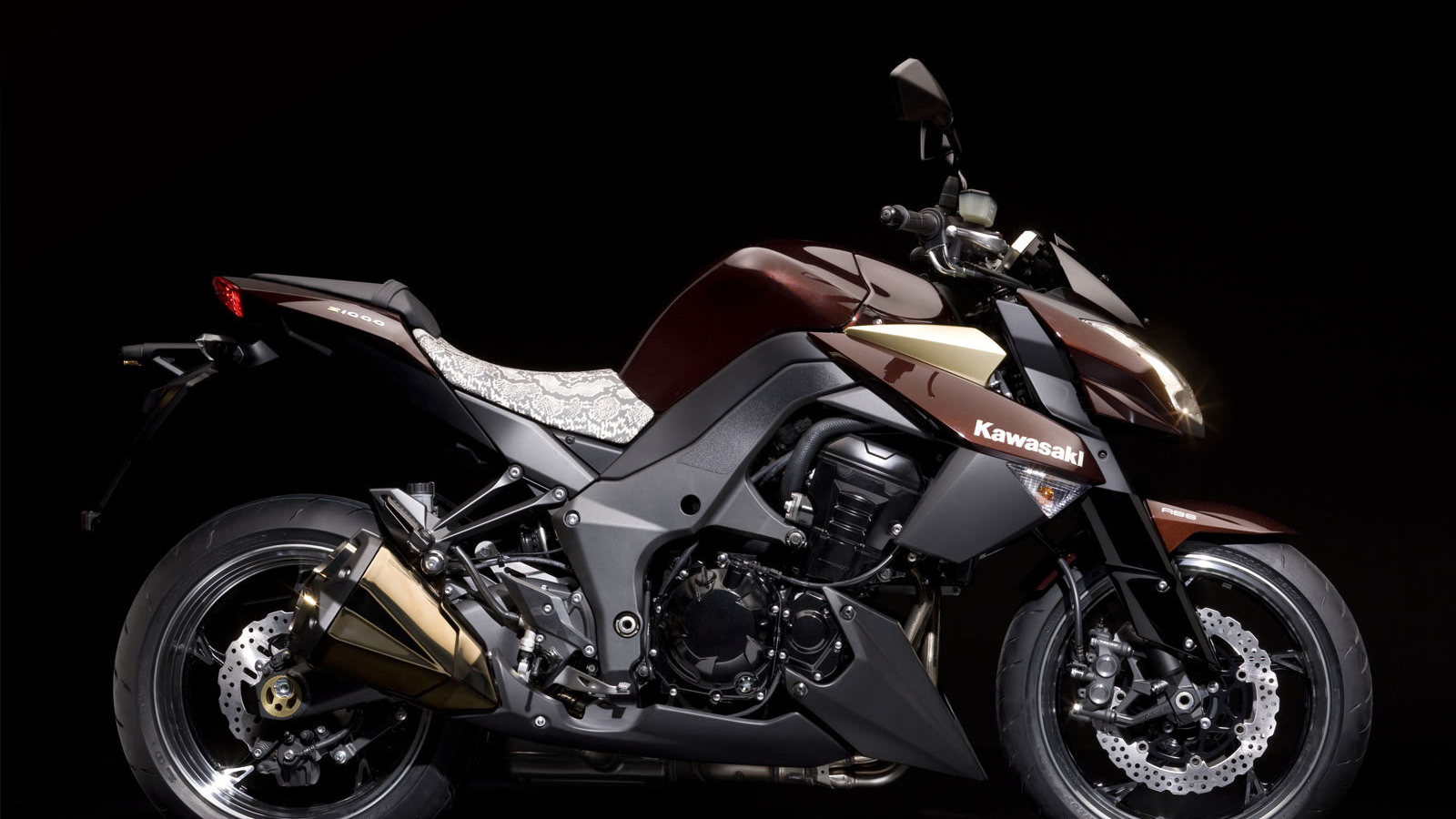 Быстрый мотоцикл Kawasaki Z 1000