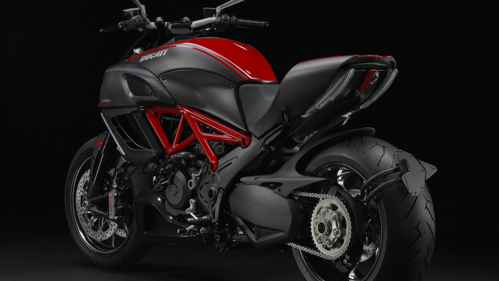 Невероятно быстрый мотоцикл Ducati Diavel