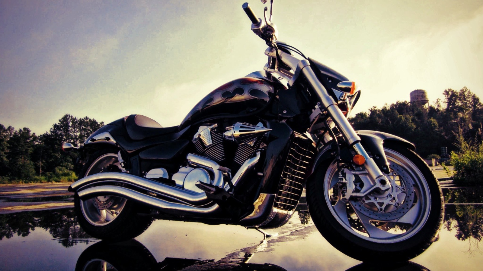 Невероятно быстрый мотоцикл Suzuki Intruder C800C