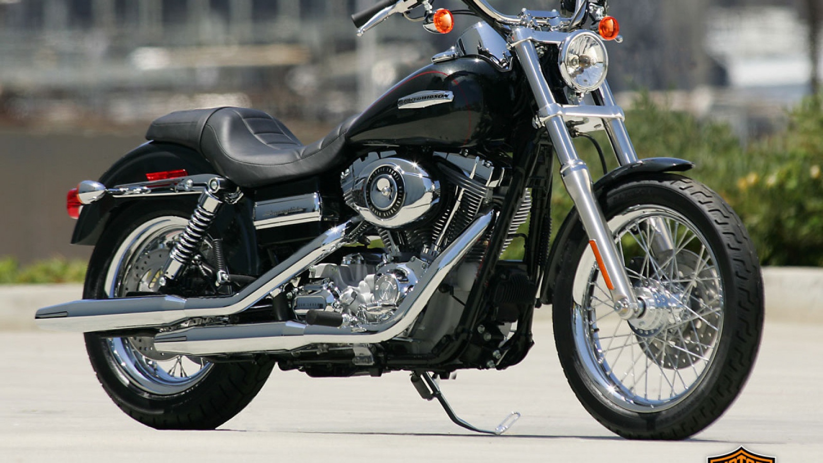 Невероятно быстрый мотоциклHarley-Davidson Dyna Super Glide Custom