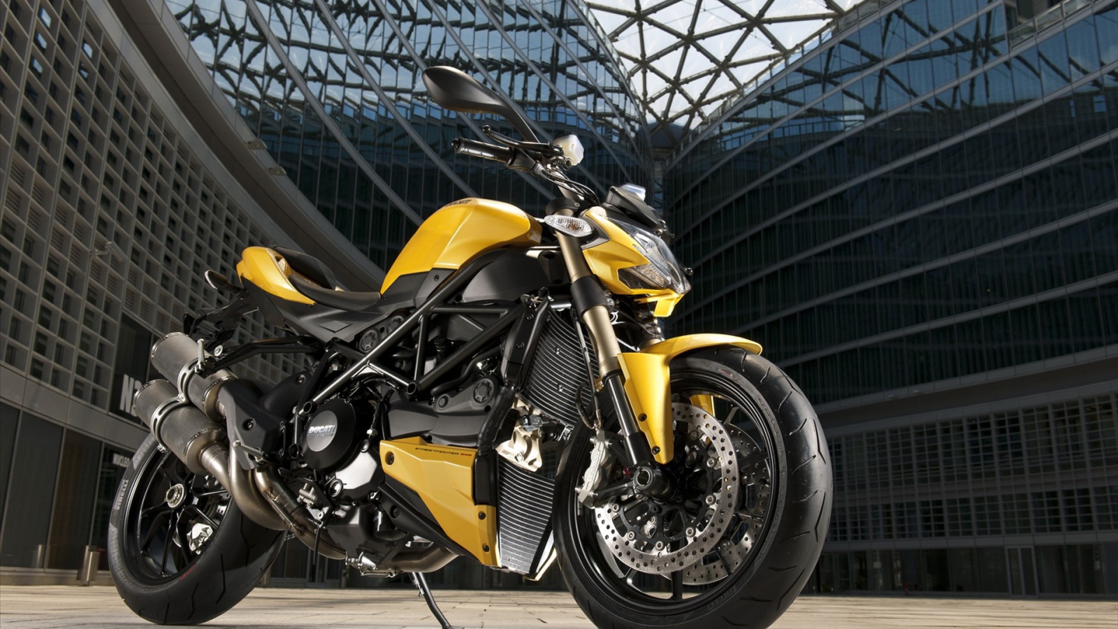 Новый надежный мотоцикл Ducati Streetfighter 848