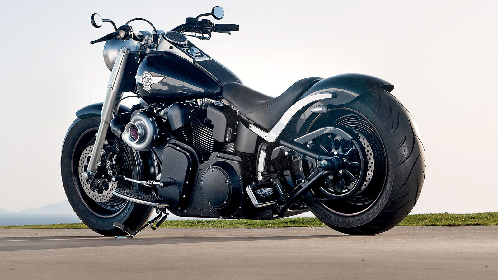 Новый надежный мотоцикл Harley-Davidson Fat Boy