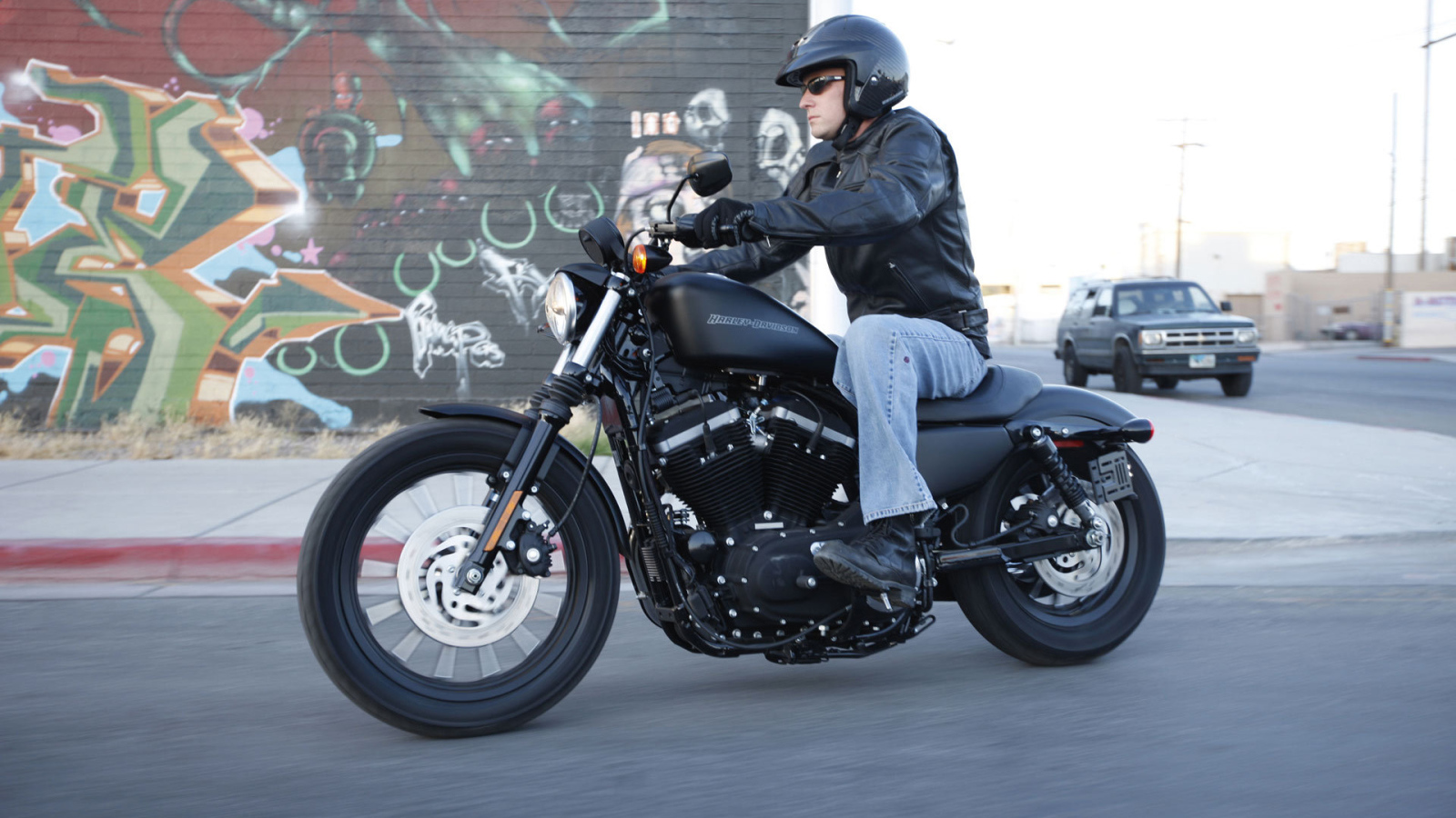 Новый надежный мотоцикл Harley-Davidson XL 883N Sportster Iron