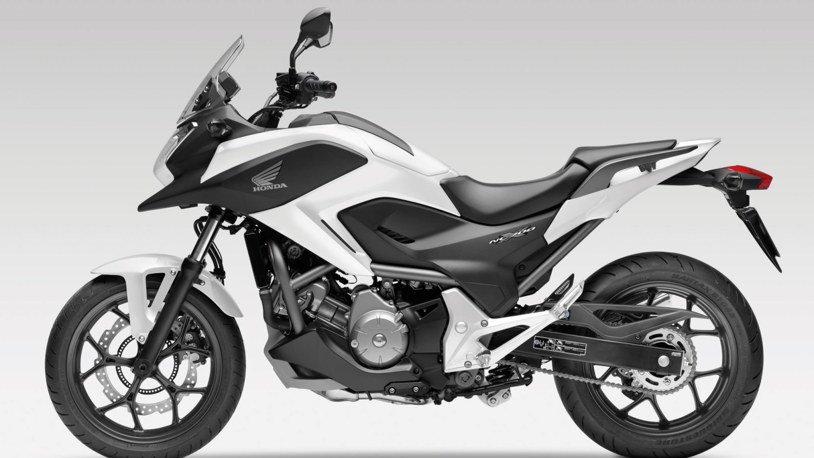 Популярный мотоцикл Honda NC 700 X