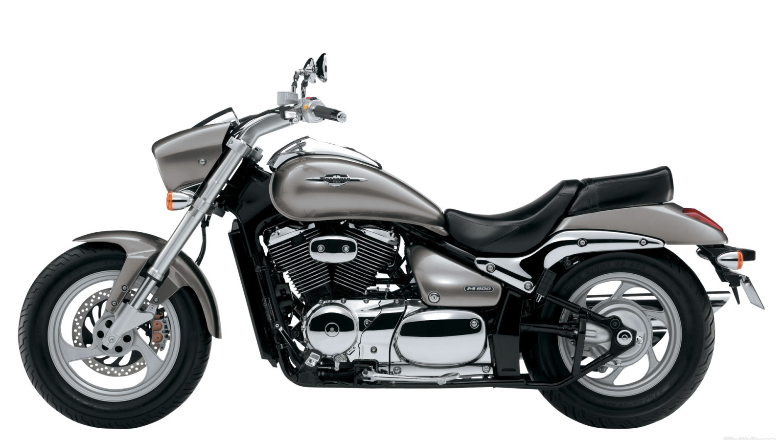 Популярный мотоцикл Suzuki  Intruder M800